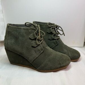 Toms Green Wedge Shoes with Suede Finish
